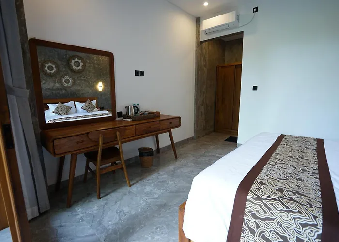 Sandat Garden House *